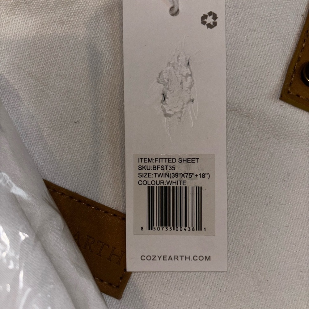 Cozy Earth Twin Fitted Sheet - Picture 3 of 3
